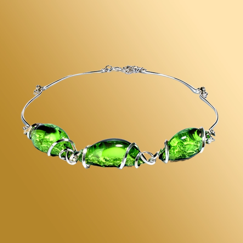 Колье с бернитом